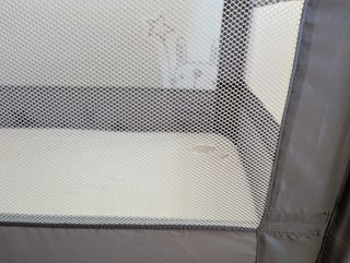 Cuna de viaje con estrellas y conejito 