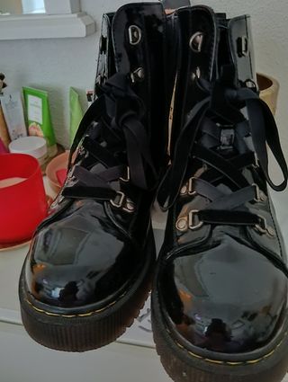 Botines militares charol mujer