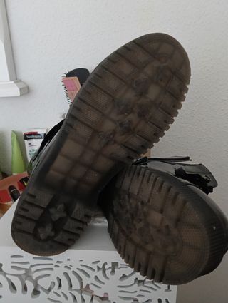 Botines militares charol mujer