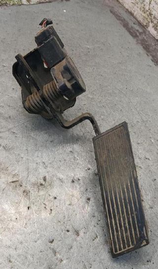 42983 pedal del acelerador 52079216 jeep cherokee