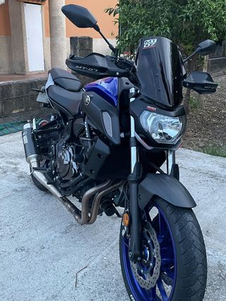 Paramanos y Cúpula Yamaha MT-07