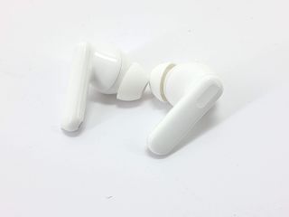 in-ear oppo enco buds 3 pro