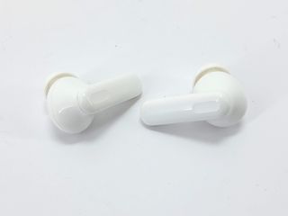 in-ear oppo enco buds 3 pro