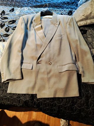 Traje de verano Borgini beige. 