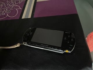 Sony PSP Negra con 26 Juegos