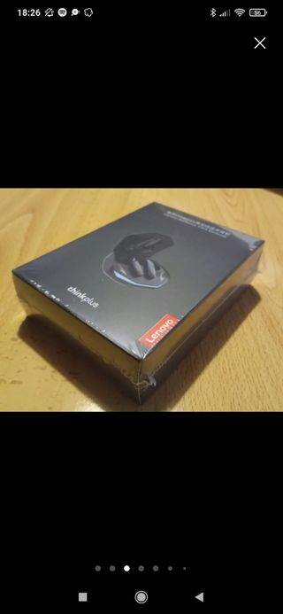 Auriculares bluetooth y tarjeta gráfica 