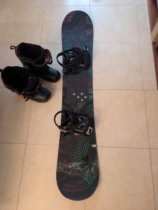Tabla y botas de snowboard con funda