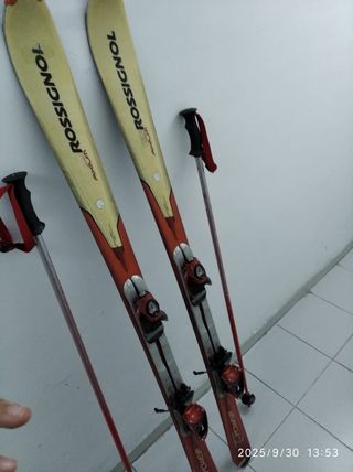 Esquís Rossignol con bastones
