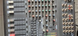 Mixer Yamaha EMX 2000 a 12 canali