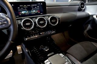 Mercedes CLA MERCEDES-BENZ   MercedesAMG 35 4MATIC Shooting Bra 