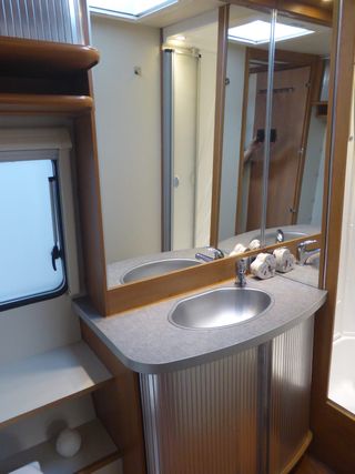CARAVANA FENDT TOPAS 650 A/A Y NEVERA GRANDE