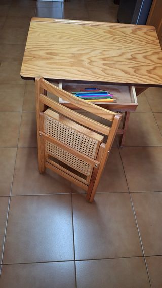 Pupitre y silla infantil madera natural
