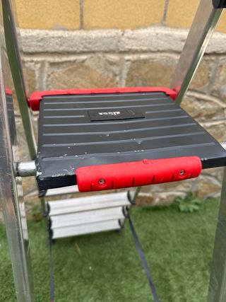 Escalera aluminio 6 peldaños