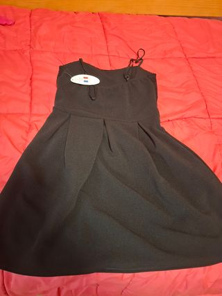 Vestido negro sin usar con etiqueta