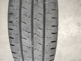 Neumáticos Kumho  y Firestone 215/70 R15 C 109/107