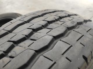 Neumáticos Kumho  y Firestone 215/70 R15 C 109/107