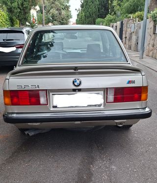 BMW 323i coupé e30 1985