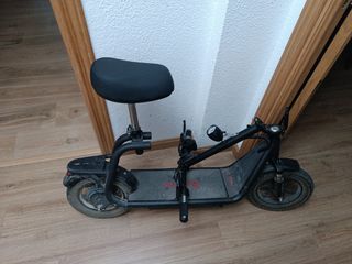 Patinete eléctrico con asiento
