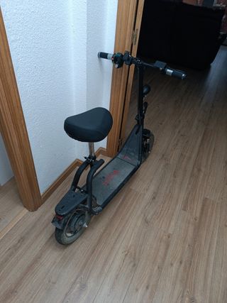 Patinete eléctrico con asiento