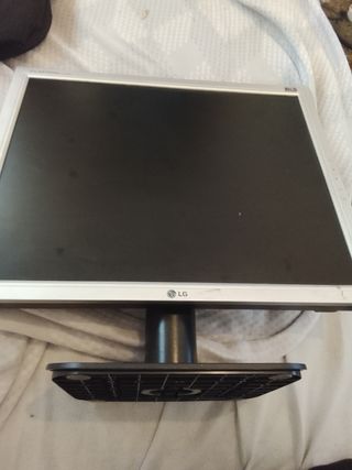 Pantalla LG Blanca 