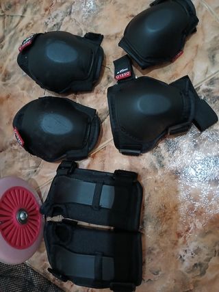 Patinete infantil con protecciones