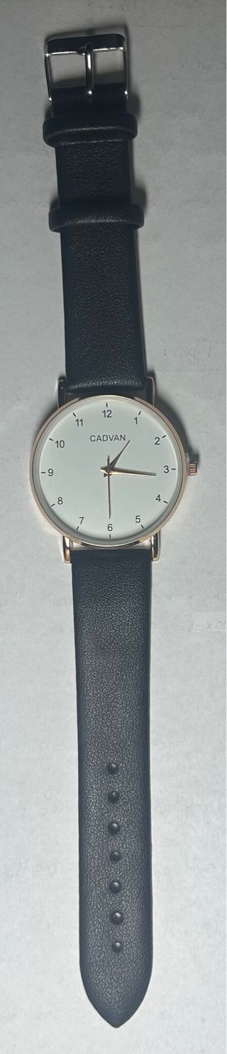 Reloj Cadvan blanco y negro
