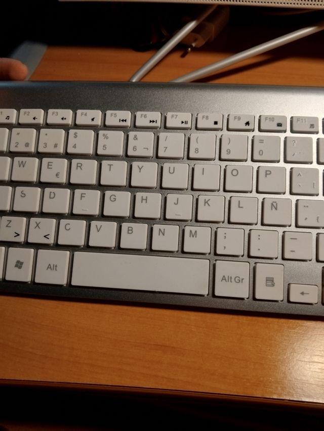 Teclado Inalambrico Fenifox Plata/Blanco Roto