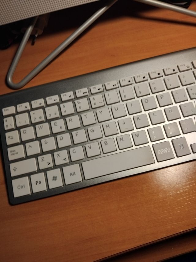 Teclado Inalambrico Fenifox Plata/Blanco Roto