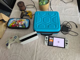 Nintendo Switch OLED Blanca y Accesorios