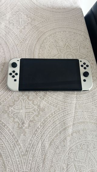 Nintendo Switch OLED Blanca y Accesorios