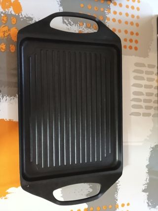 Barbacoa de metal negra