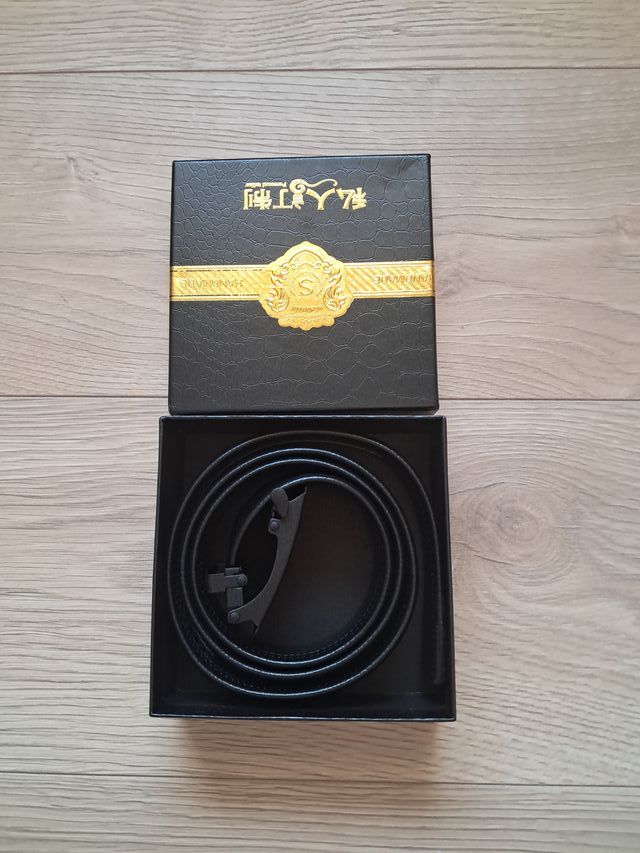 Cinturón de cuero negro calidad muy buena