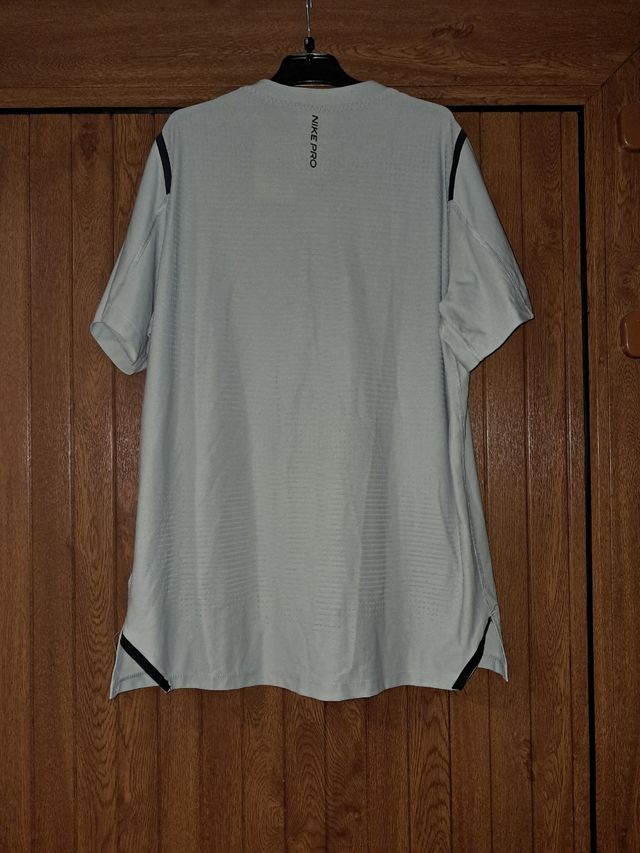 Camiseta Nike Pro Dri-FIT
