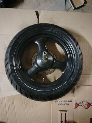 Rueda delantera Beta Ark en perfecto estado
- l