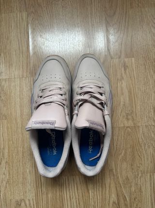 Zapatillas Reebok Beige y Rosa.