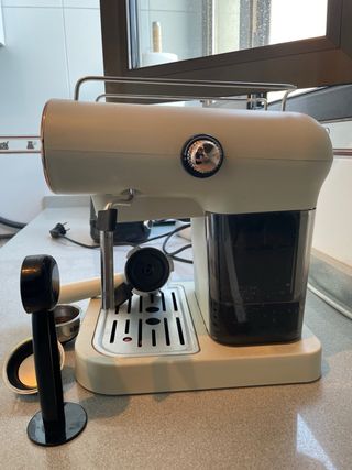 Cafetera Espresso Automática Derlla con Vaporizado