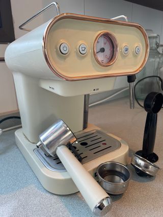 Cafetera Espresso Automática Derlla con Vaporizado