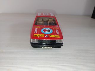Alfa Romeo 33 1/24 Burago Vintage