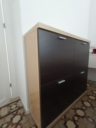 2 scarpiere in legno e plastica