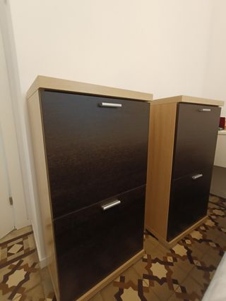 2 scarpiere in legno e plastica