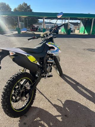 Moto 125cc UM DSR