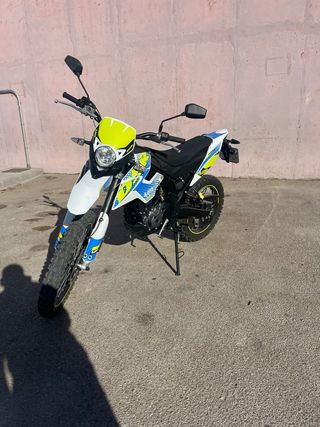 Moto 125cc UM DSR