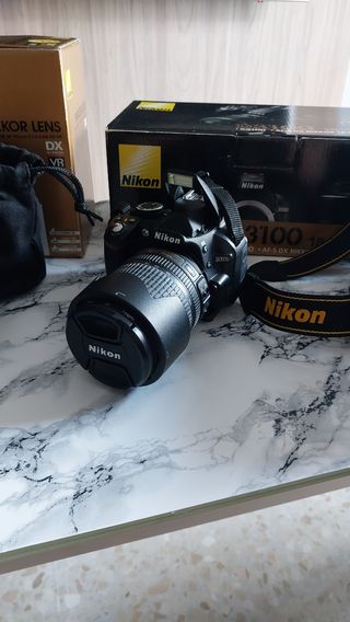 Cámara Nikon D3100 + 2 objetivos + mochila