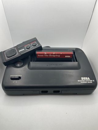 Sega Master System II + Sonic The Hedgehog