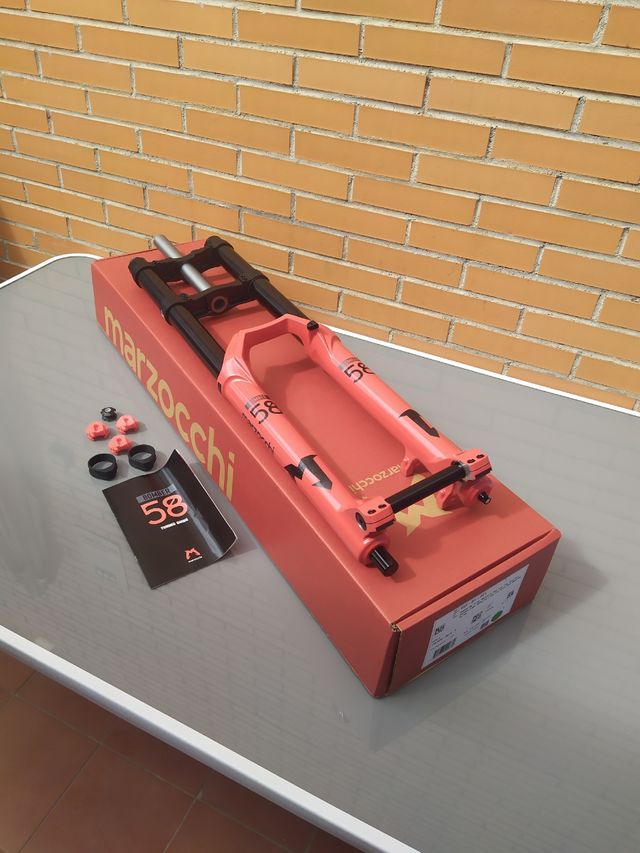 27,5" MARZOCCHI BOMBER 58 203mm Grip 20x110mm.NUEV