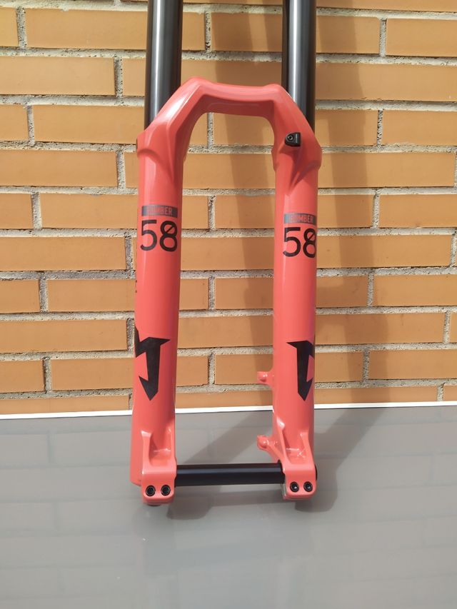 27,5" MARZOCCHI BOMBER 58 203mm Grip 20x110mm.NUEV