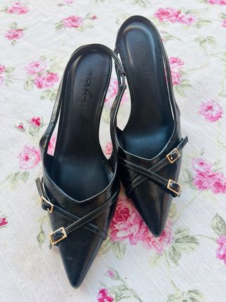 TACONES NEGROS N37 *CASI NUEVOS 
