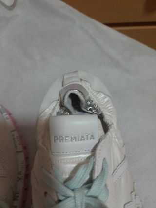 Zapatillas Premiata Blancas y Rosas