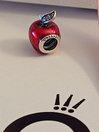 Charm Mela Rossa Disney Biancaneve