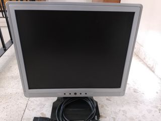 Monitor AOC Plata y Negro